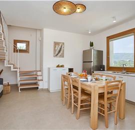 4 bedroom villa with pool, Castellammare del Golfo, sleeps 8-9